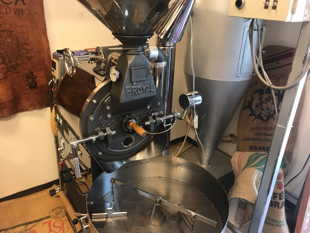 島珈琲の焙煎機は2台 味わいの違いは？ | 焙煎アーティスト 島規之のブログ