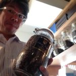 コーヒーの種からカップまで、人の成長でわかりやすく表現してみた