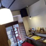 郵便ポストにコーヒー豆セールのチラシが